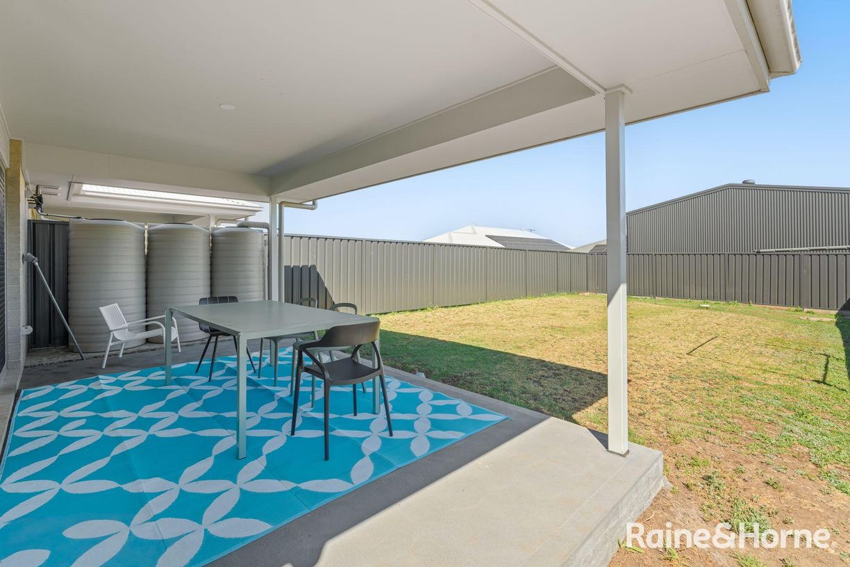 11 Loquat Street — photo 10 of 20