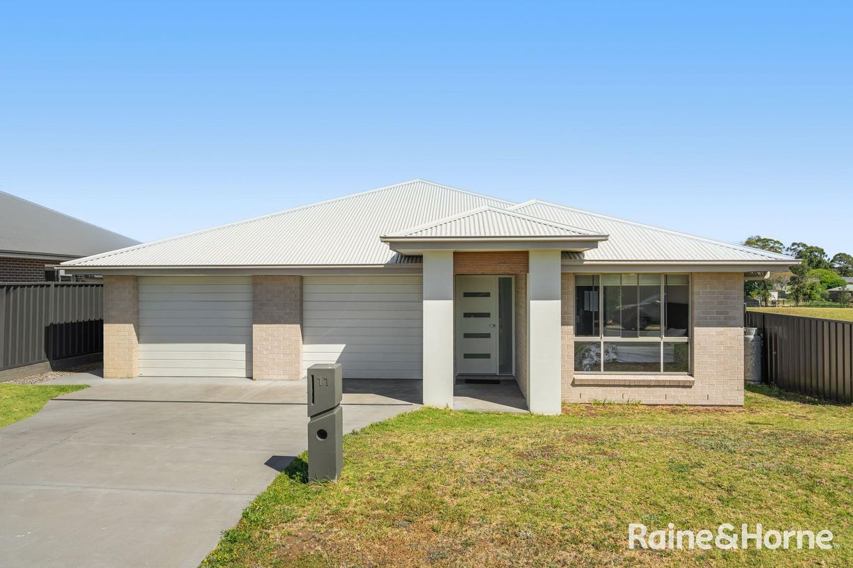 11 Loquat Street — photo from Raine & Horne Morisset