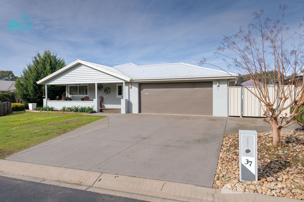 37 Golflinks Avenue — photo 4 of 25