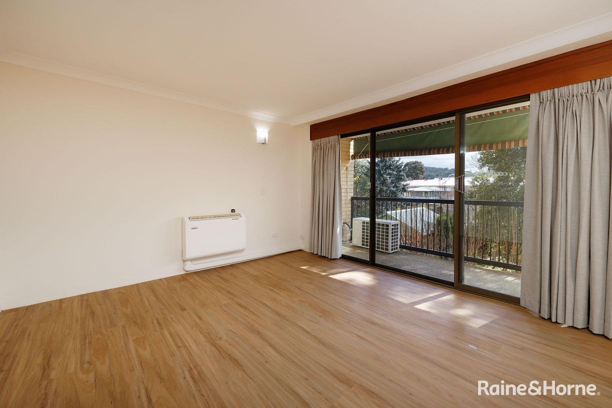 13/611 Kiewa Street — photo 3 of 16