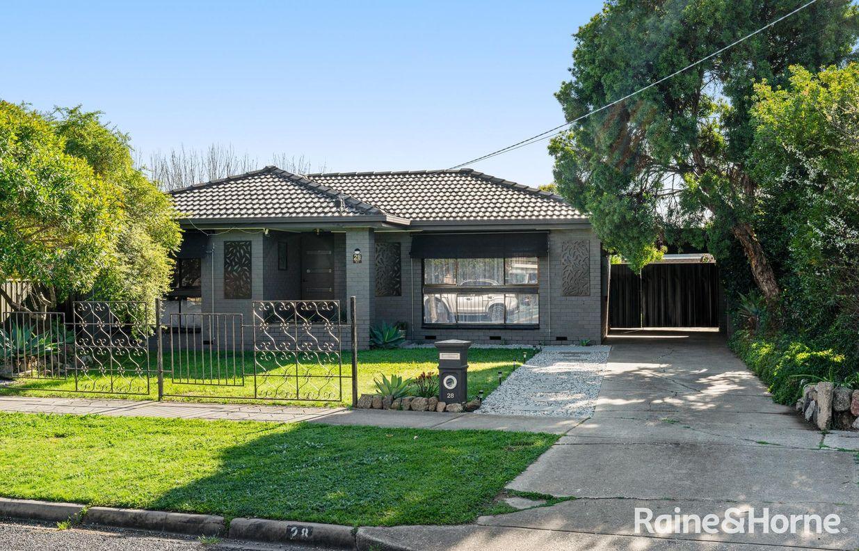 28 Mayfair Drive — photo from Raine & Horne Albury | Wodonga