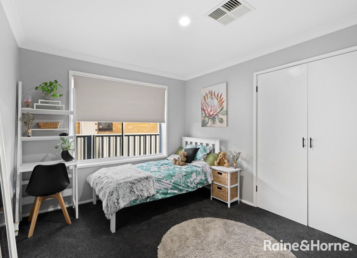 28 Mayfair Drive — photo 6 of 14