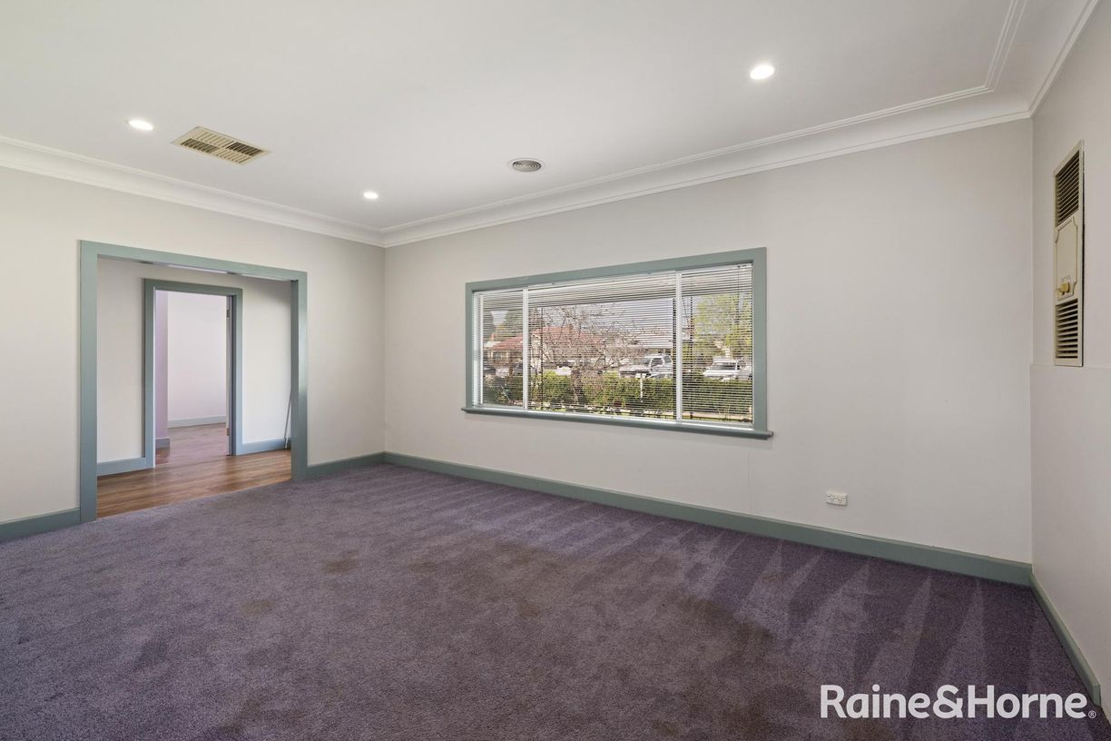 12 Huon Street — photo 3 of 22