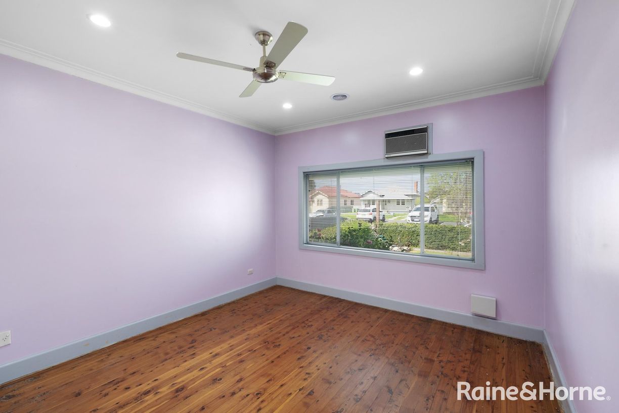 12 Huon Street — photo 4 of 22