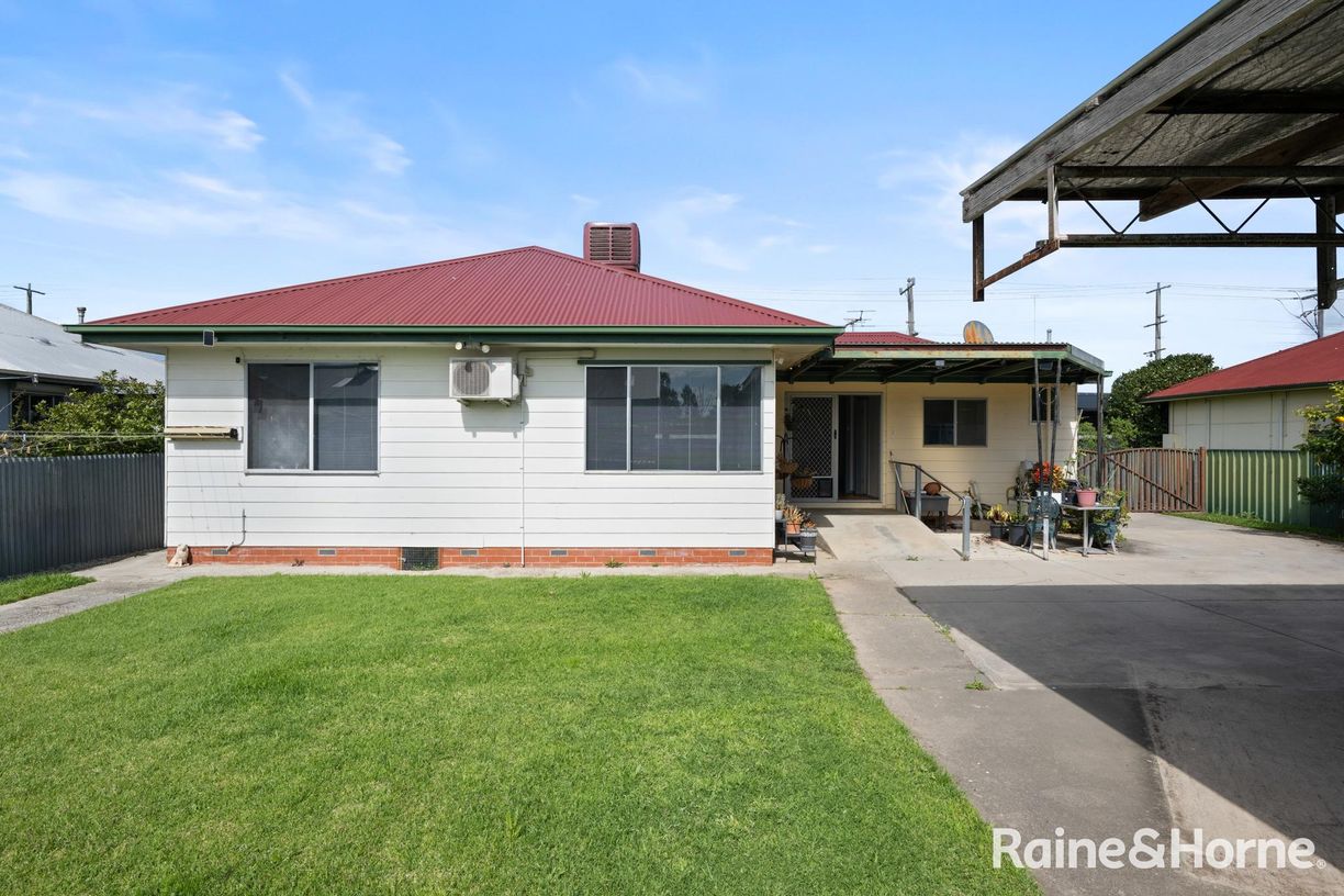 12 Huon Street — photo 16 of 22