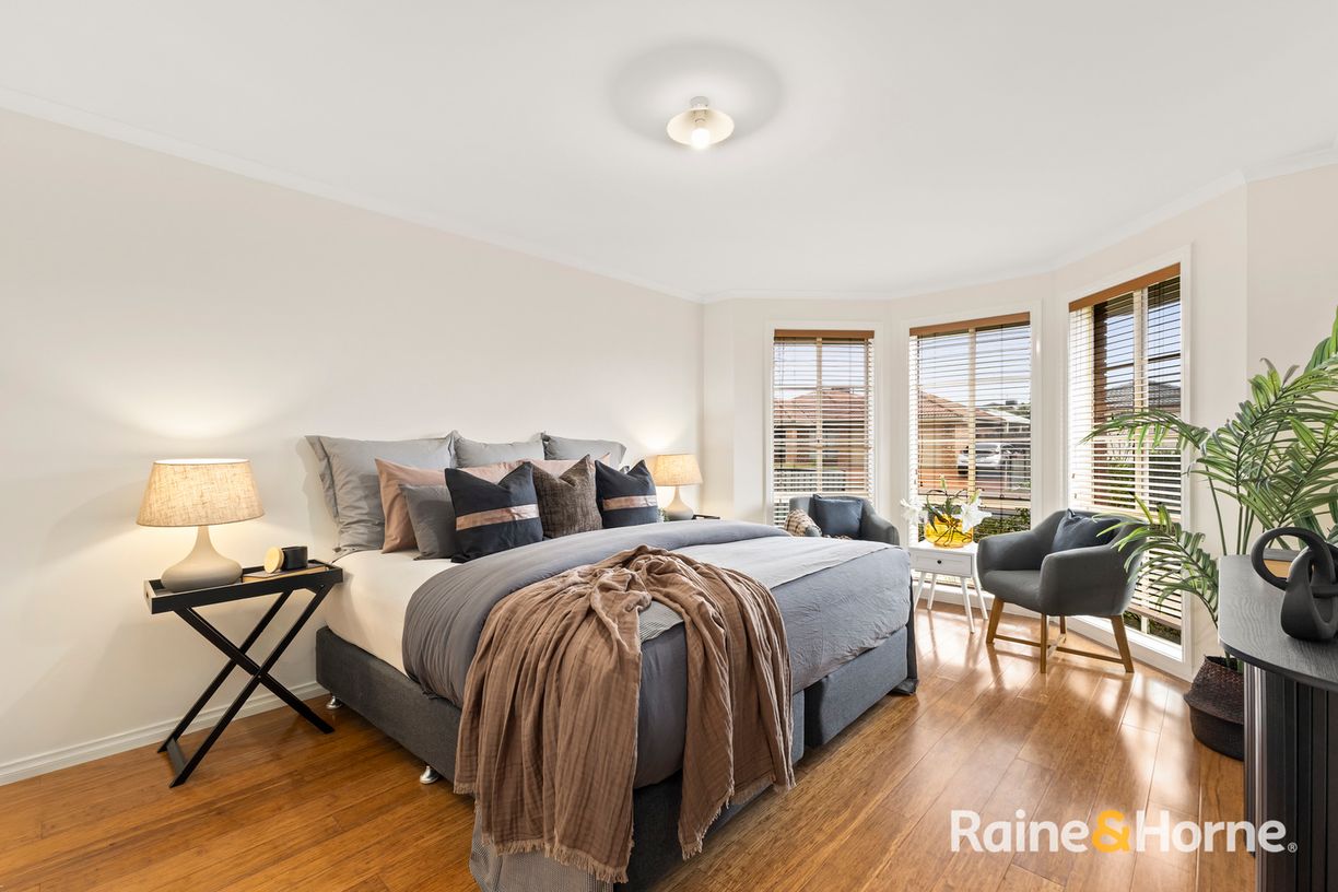 13 Banjo Paterson Circle — photo 3 of 12