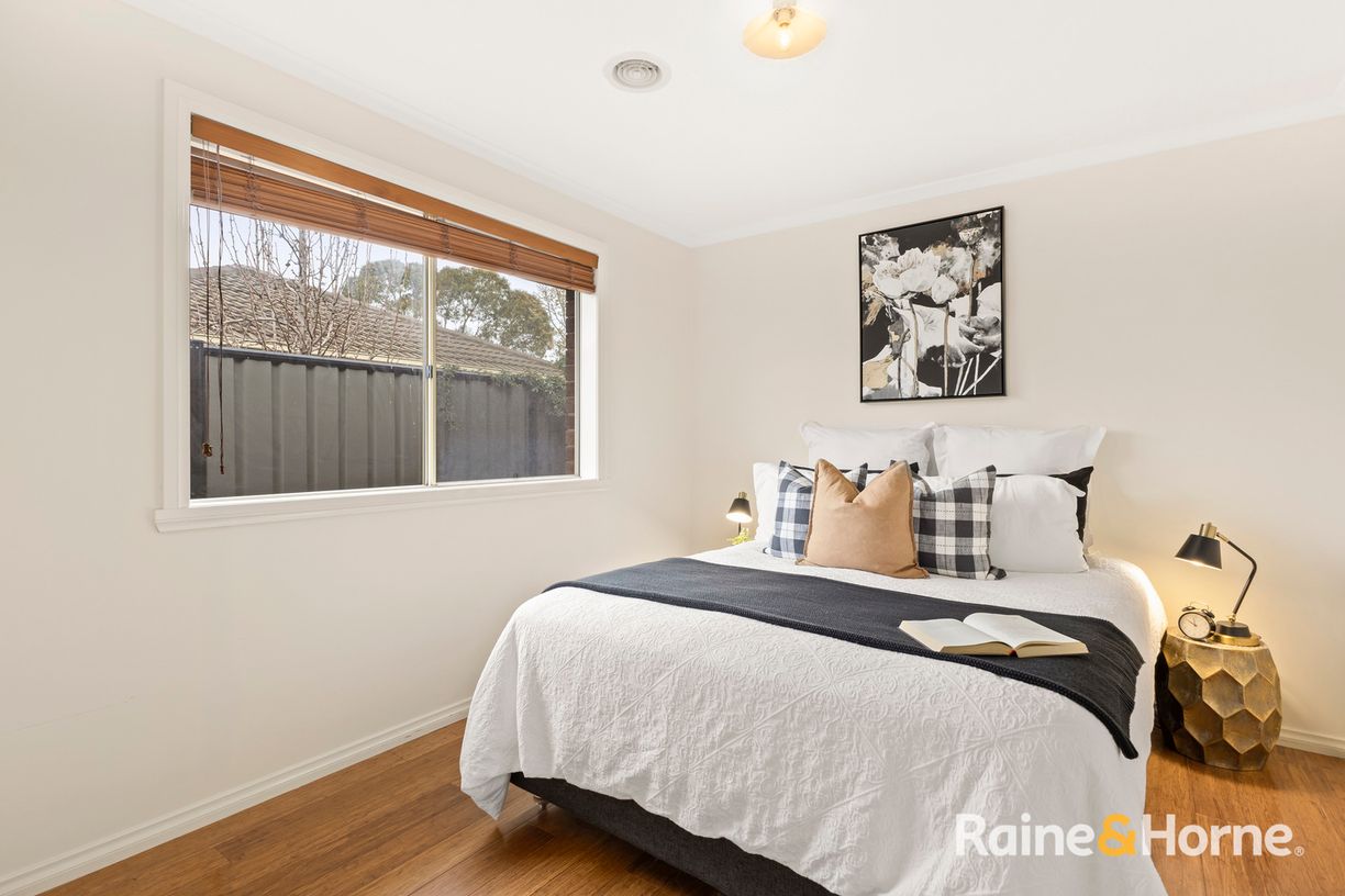 13 Banjo Paterson Circle — photo 8 of 12
