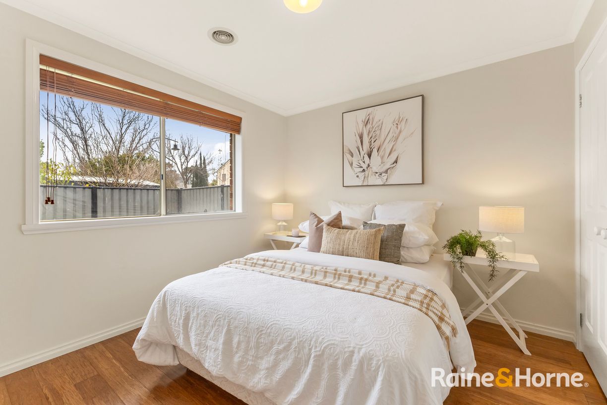 13 Banjo Paterson Circle — photo 10 of 12