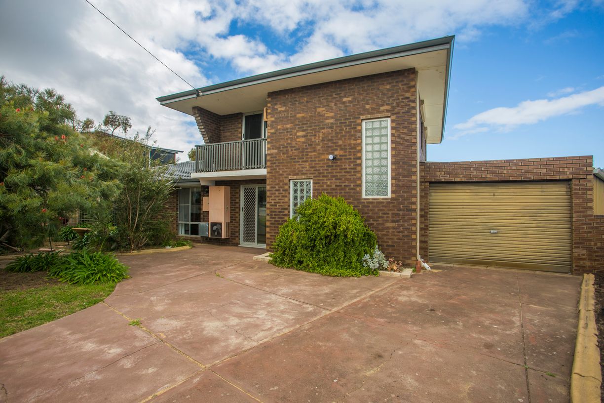 4 Dowse Court — photo 2 of 29