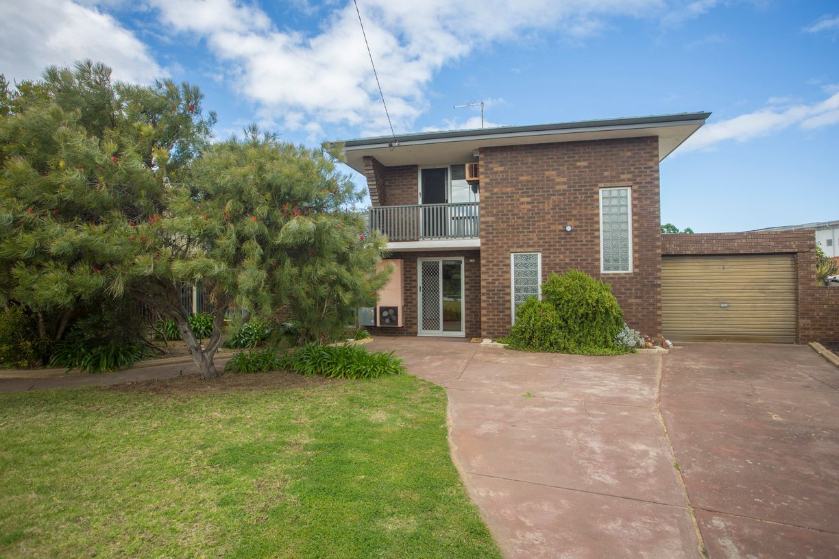 4 Dowse Court — photo from Raine & Horne Melville