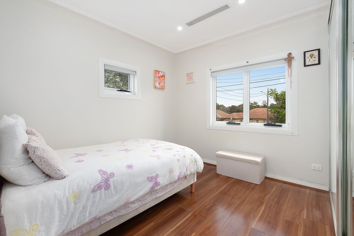 206 King Georges Road — photo 7 of 12