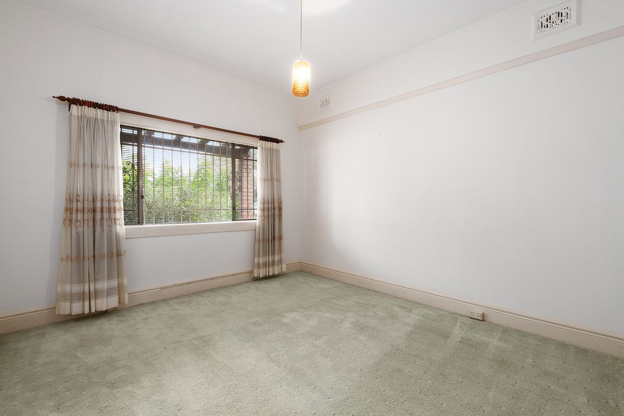 122 Ernest Street — photo 6 of 11