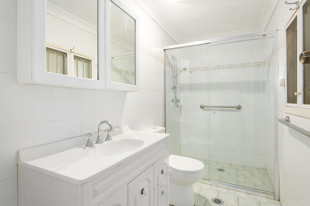 122 Ernest Street — photo 7 of 11