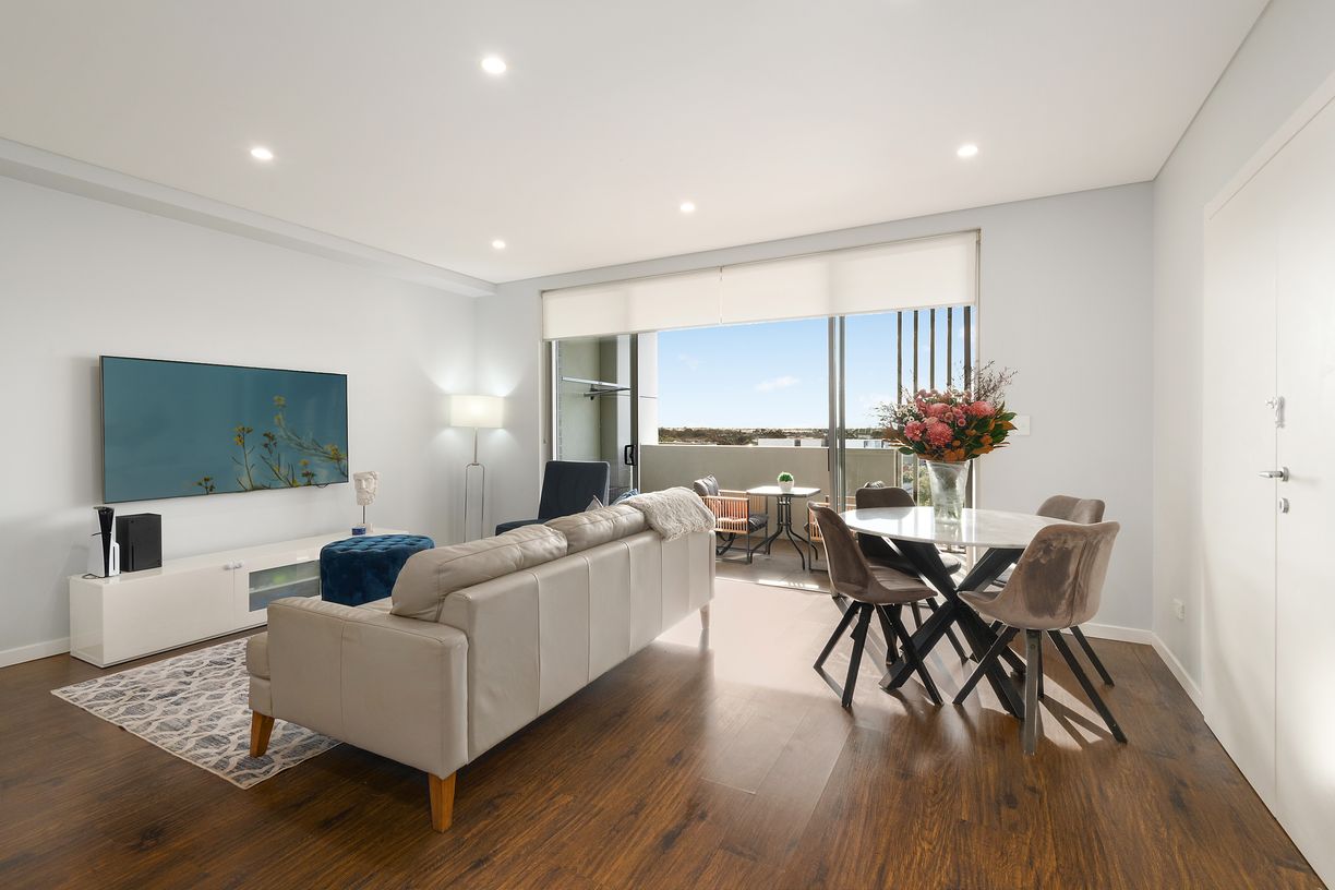 32/529 Burwood Road — photo from Raine & Horne