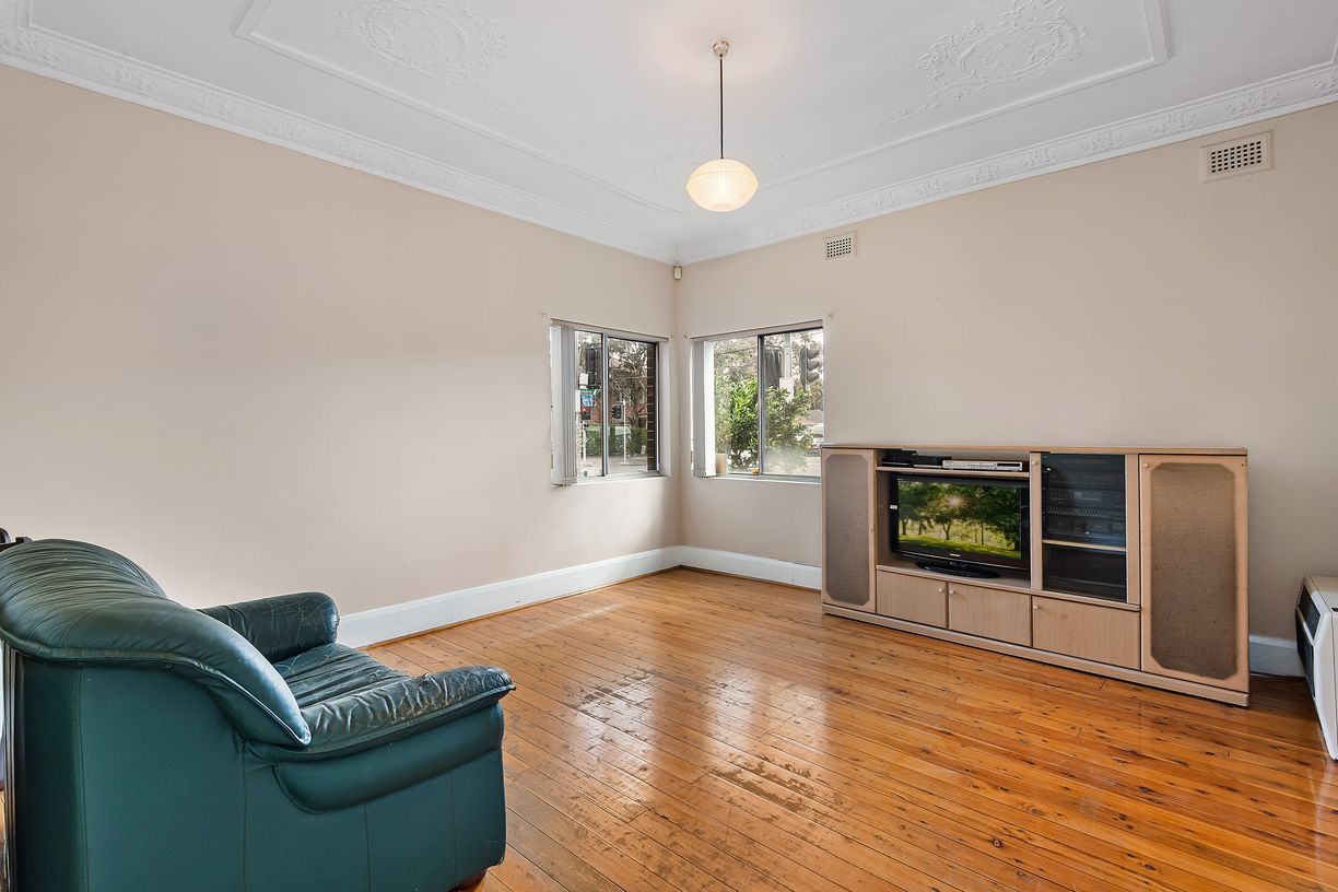 376 West Botany Street — photo 3 of 13