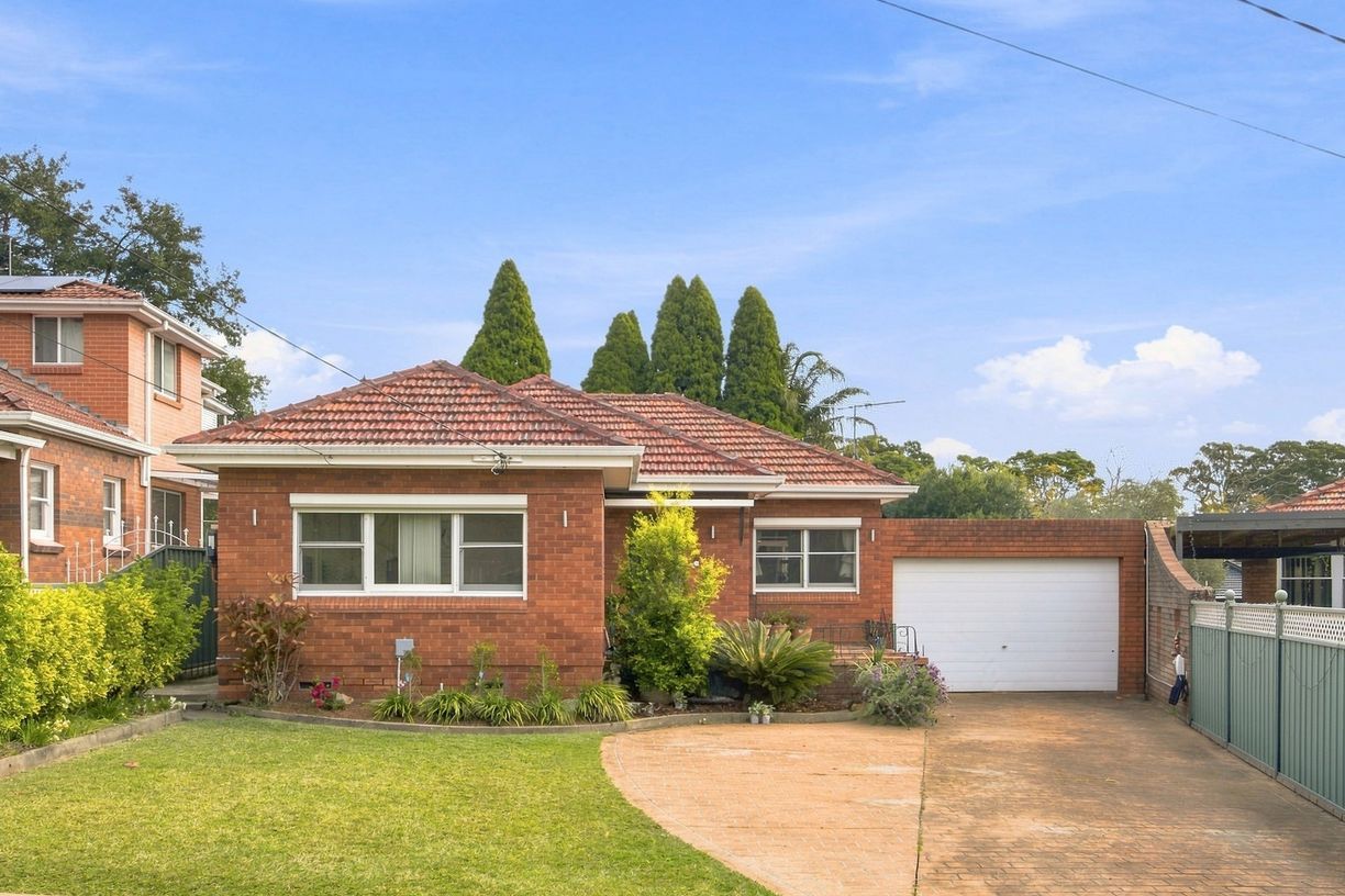 18 Cooloongatta Road — photo from Raine & Horne