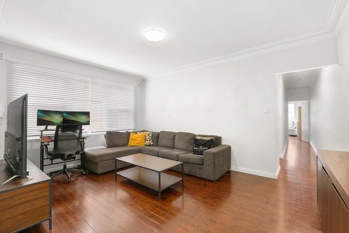 2/13 Denman Avenue — photo from Raine & Horne