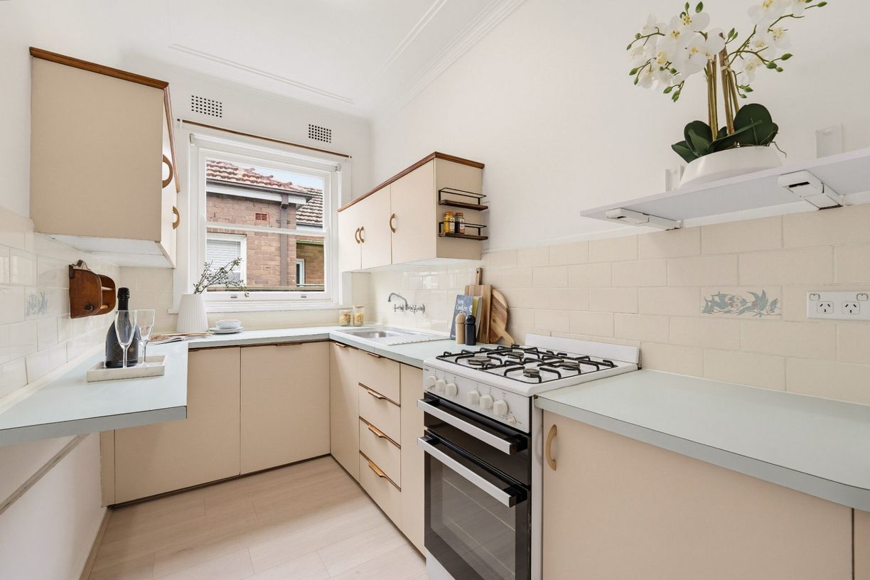 125 Kingsland Road North — photo 4 of 16