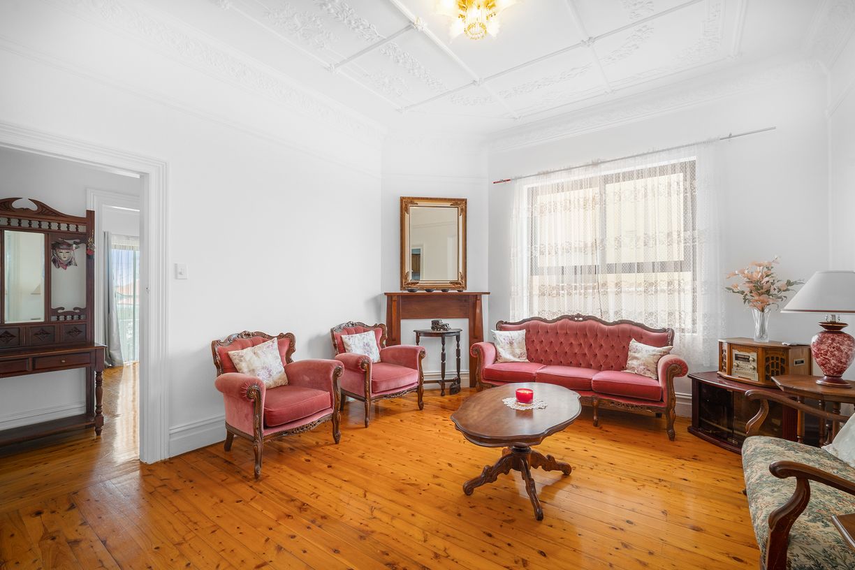 52 Princes Street — photo 2 of 11