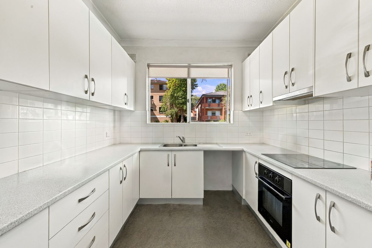 2/51 Noble Street — photo 3 of 7