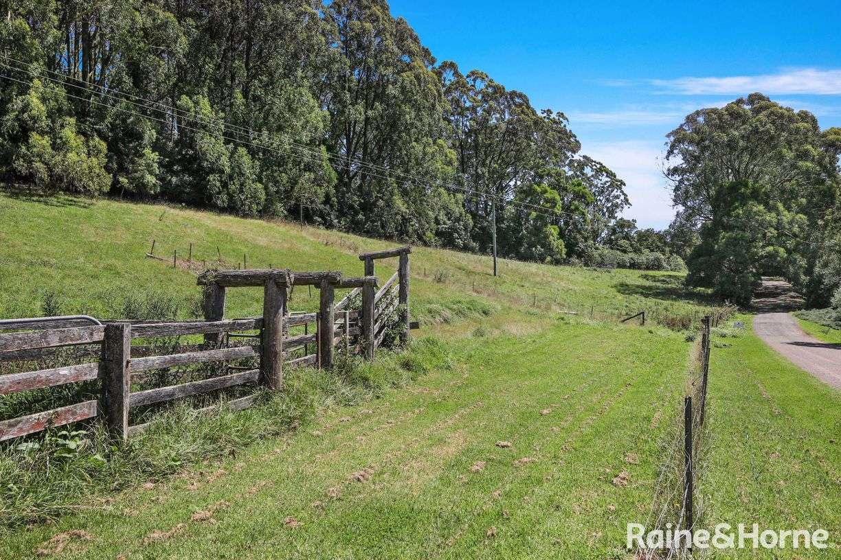 20 Rotherwood Road — photo 11 of 12
