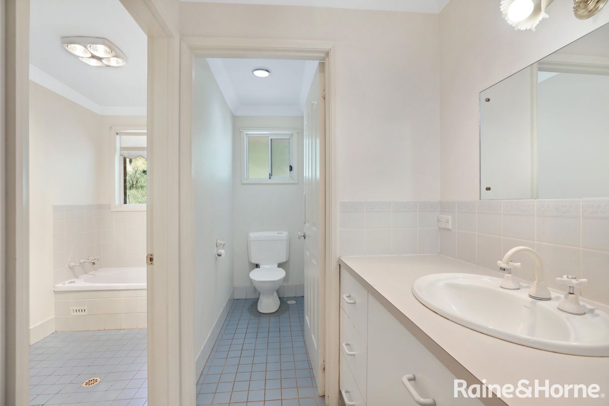 20 Rotherwood Road — photo 8 of 12