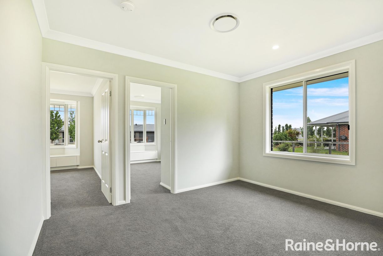 66 Challoner Rise — photo 6 of 11