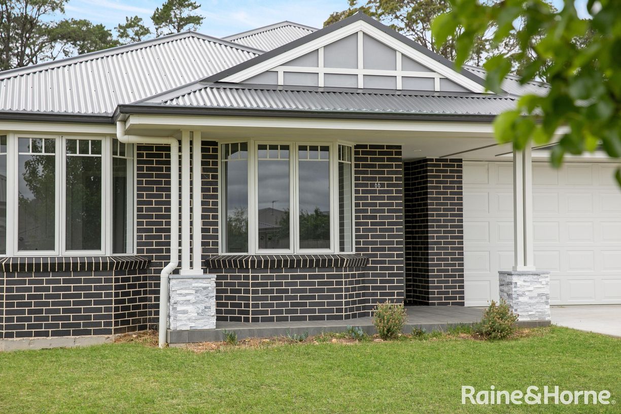 66 Challoner Rise — photo 10 of 11