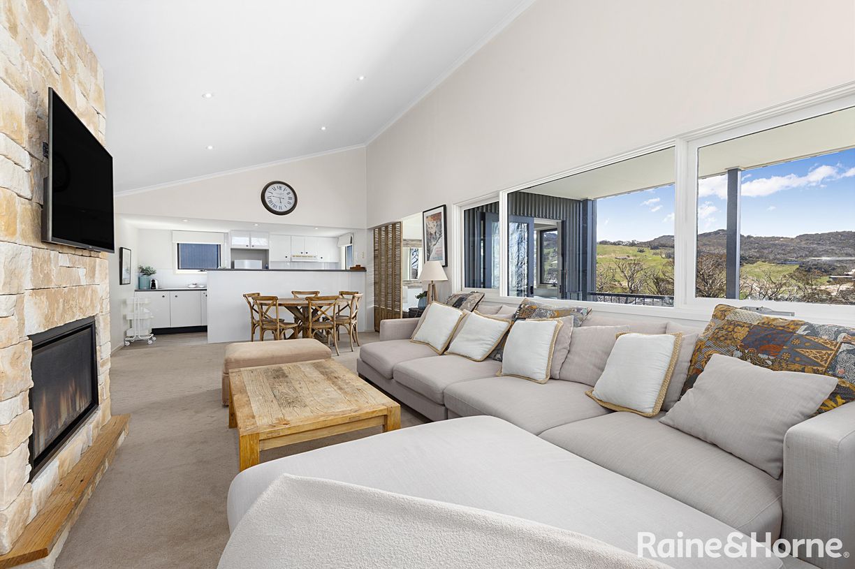27/20 Candle Heath Road — photo from Raine & Horne Southern Highlands
