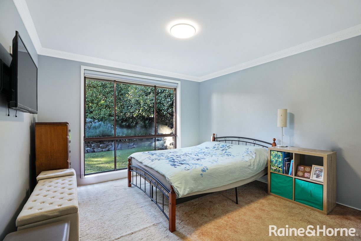 10 Campbell Crescent — photo 6 of 9