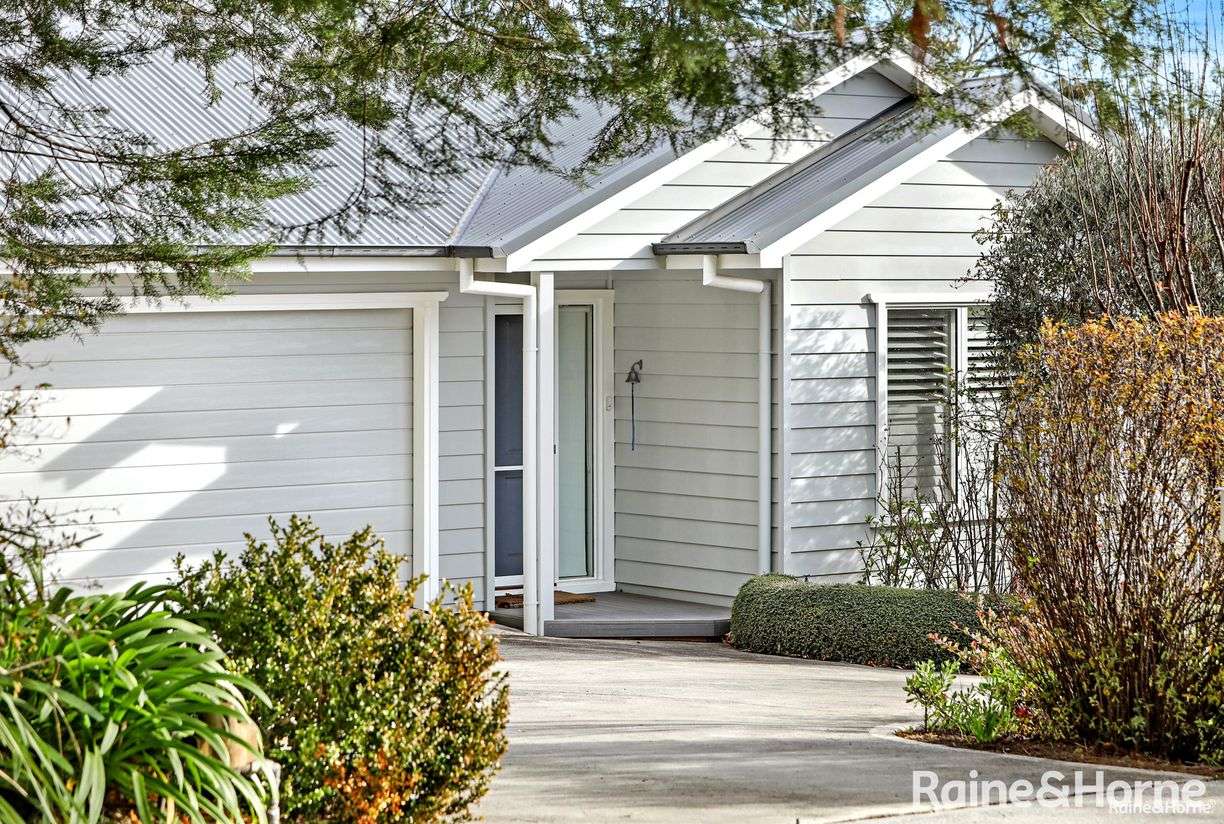 27 Oxford Street — photo from Raine & Horne Southern Highlands
