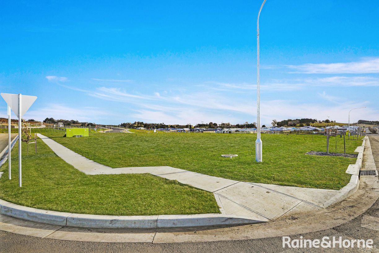 2147/48 Ashbourne Boulevard — photo 5 of 6