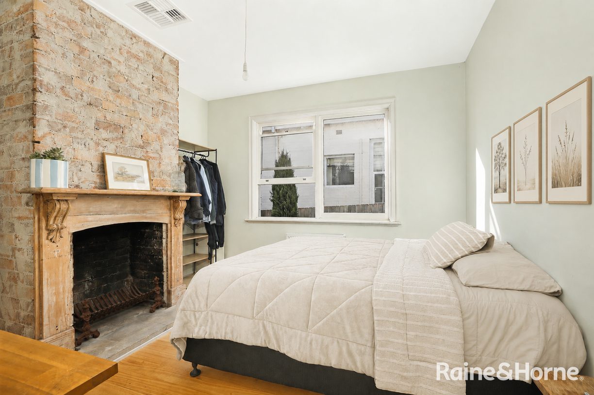 10 Holly Street — photo 5 of 8