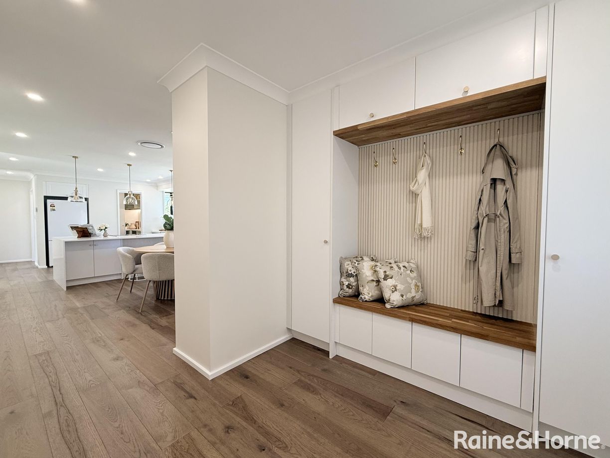 31 Sir Donald Bradman Drive — photo 18 of 21