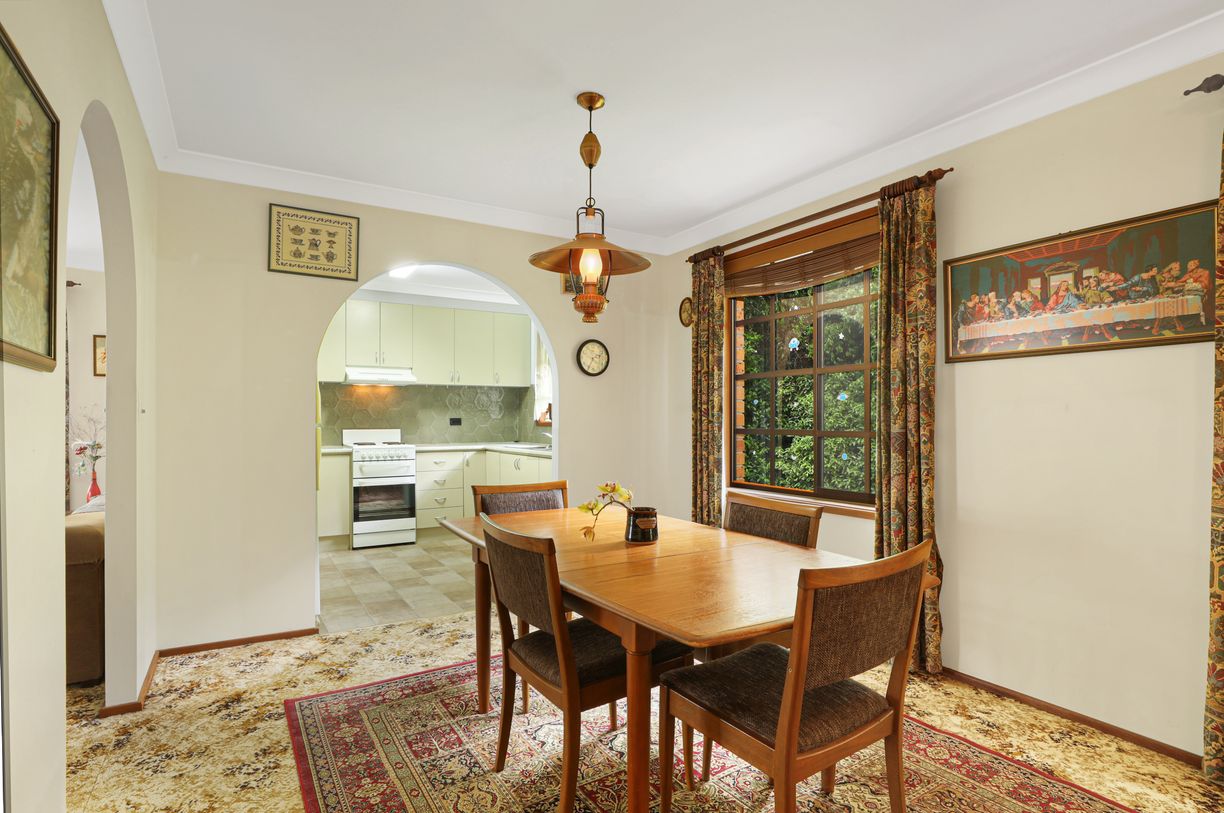 34 Beatrice Street — photo 8 of 11