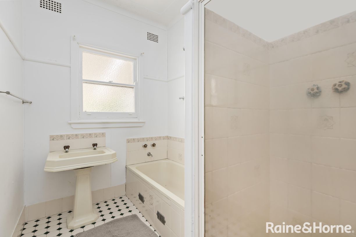 131 Moss Vale Road — photo 9 of 30