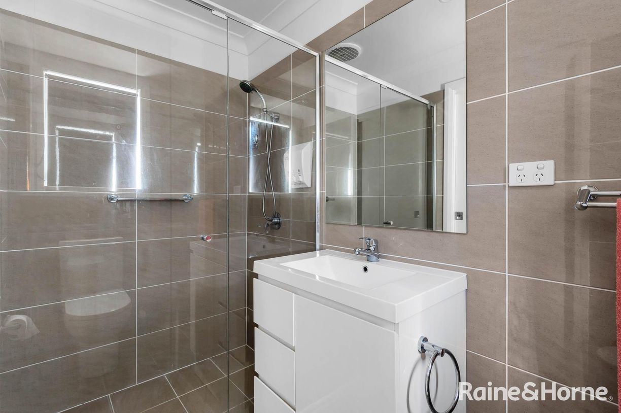 8/57 Hillcrest Avenue — photo 6 of 8