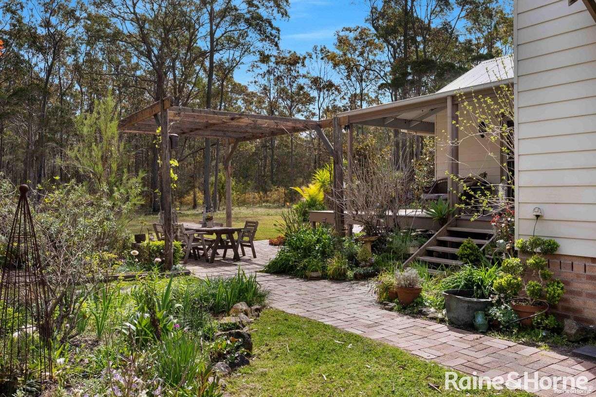 77 Hakea Close — photo 9 of 21