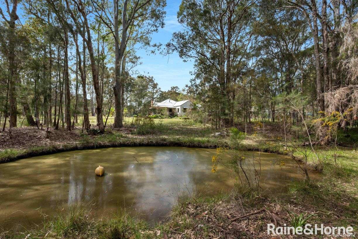 77 Hakea Close — photo 2 of 21