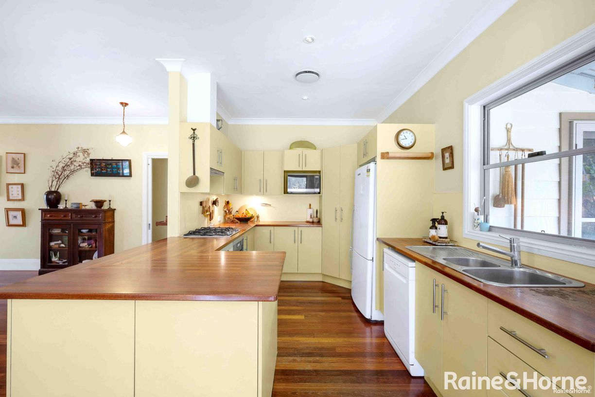 77 Hakea Close — photo 13 of 21