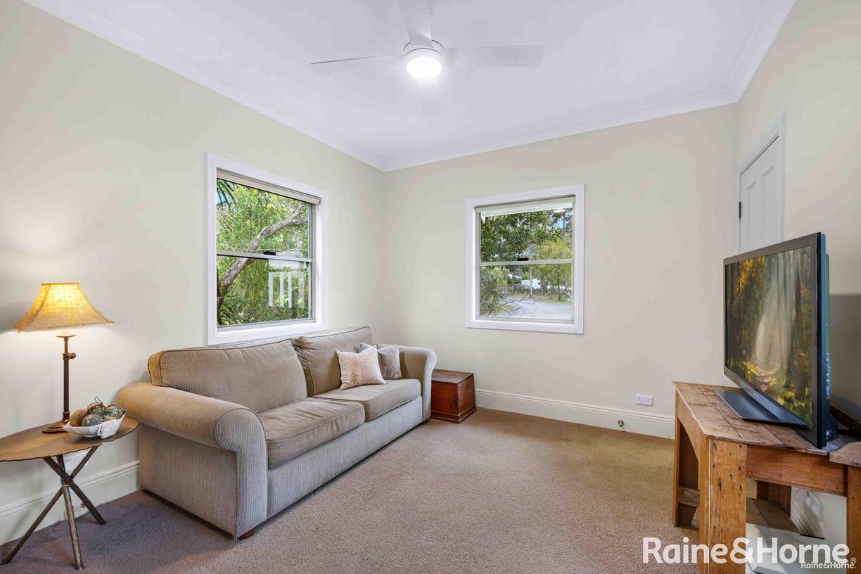 77 Hakea Close — photo 14 of 21