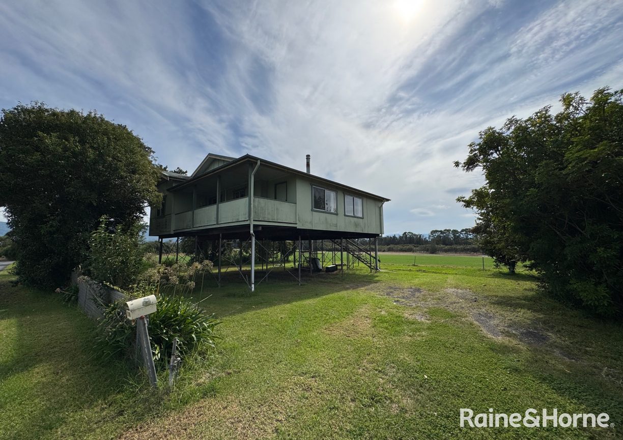 210 Jennings Lane — photo 3 of 24