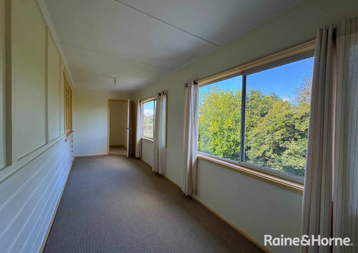 210 Jennings Lane — photo 4 of 24