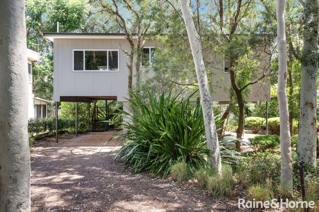 11 Bottle Brush Avenue — photo 6 of 18