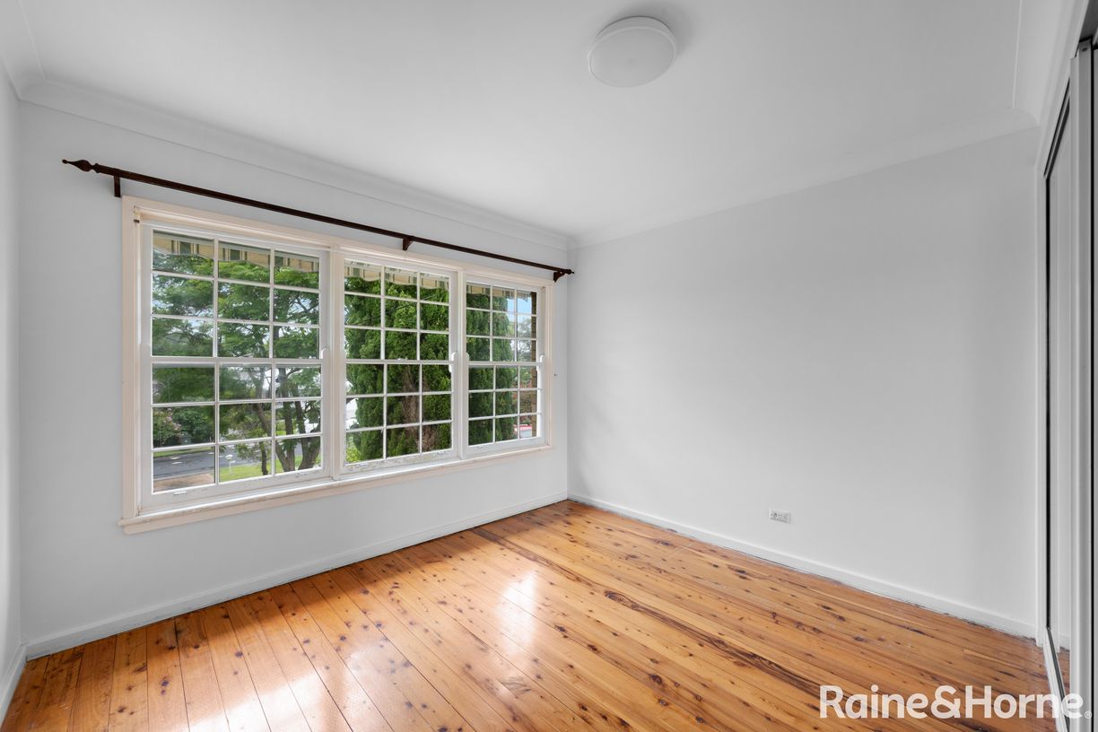 15 Colyer Avenue — photo 8 of 12
