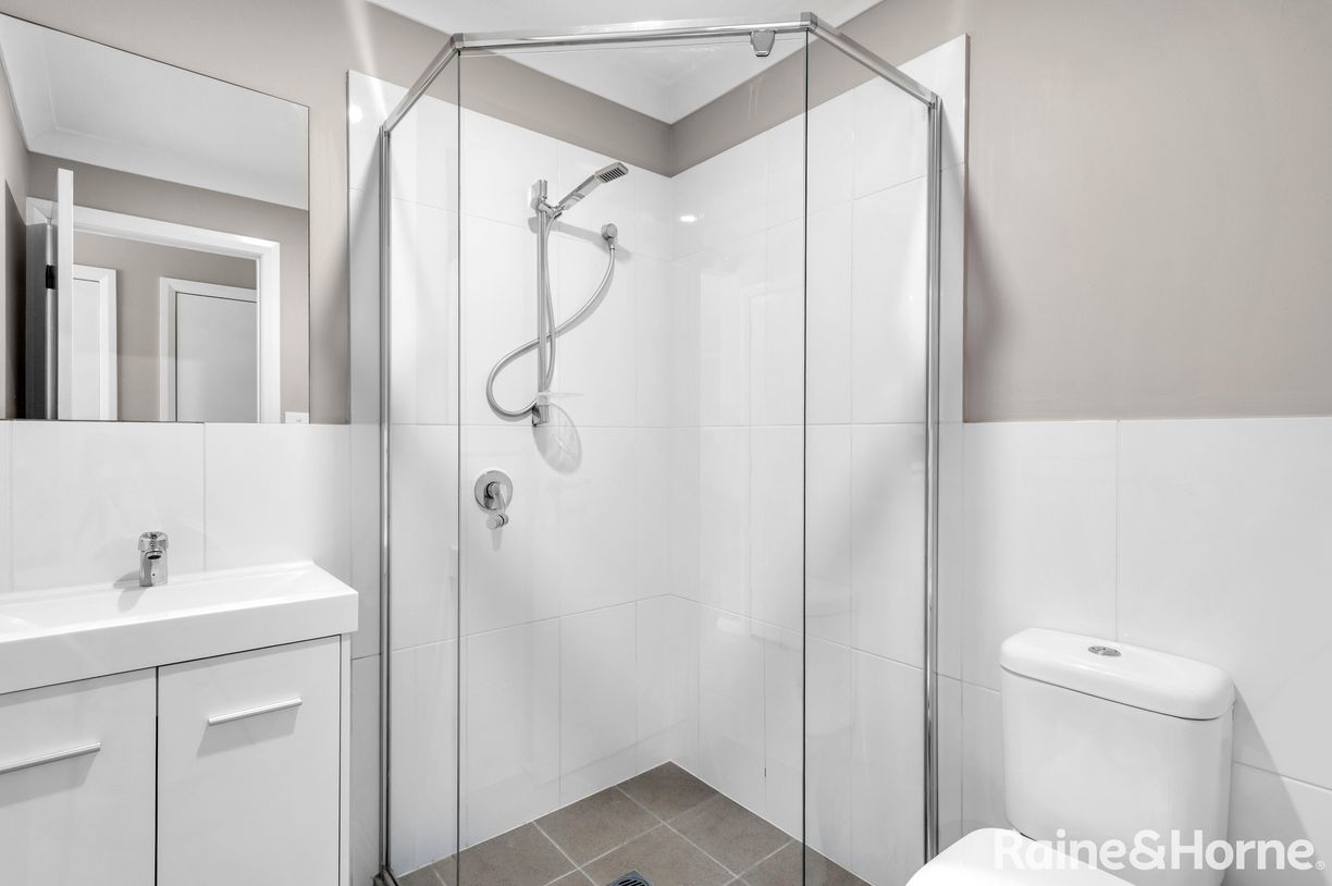 23 Fantail Street — photo 11 of 12