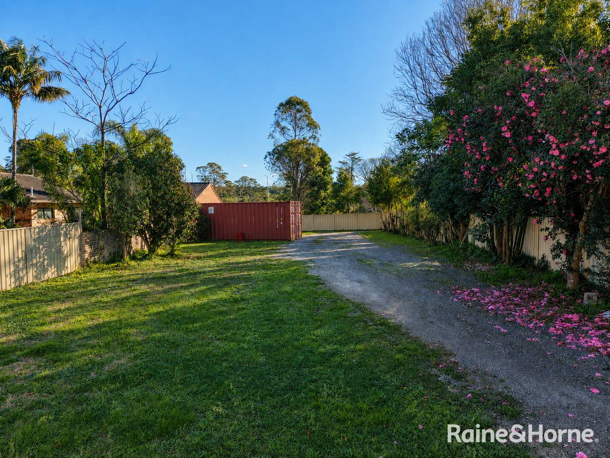 4 Hawthorn Avenue — photo 3 of 10