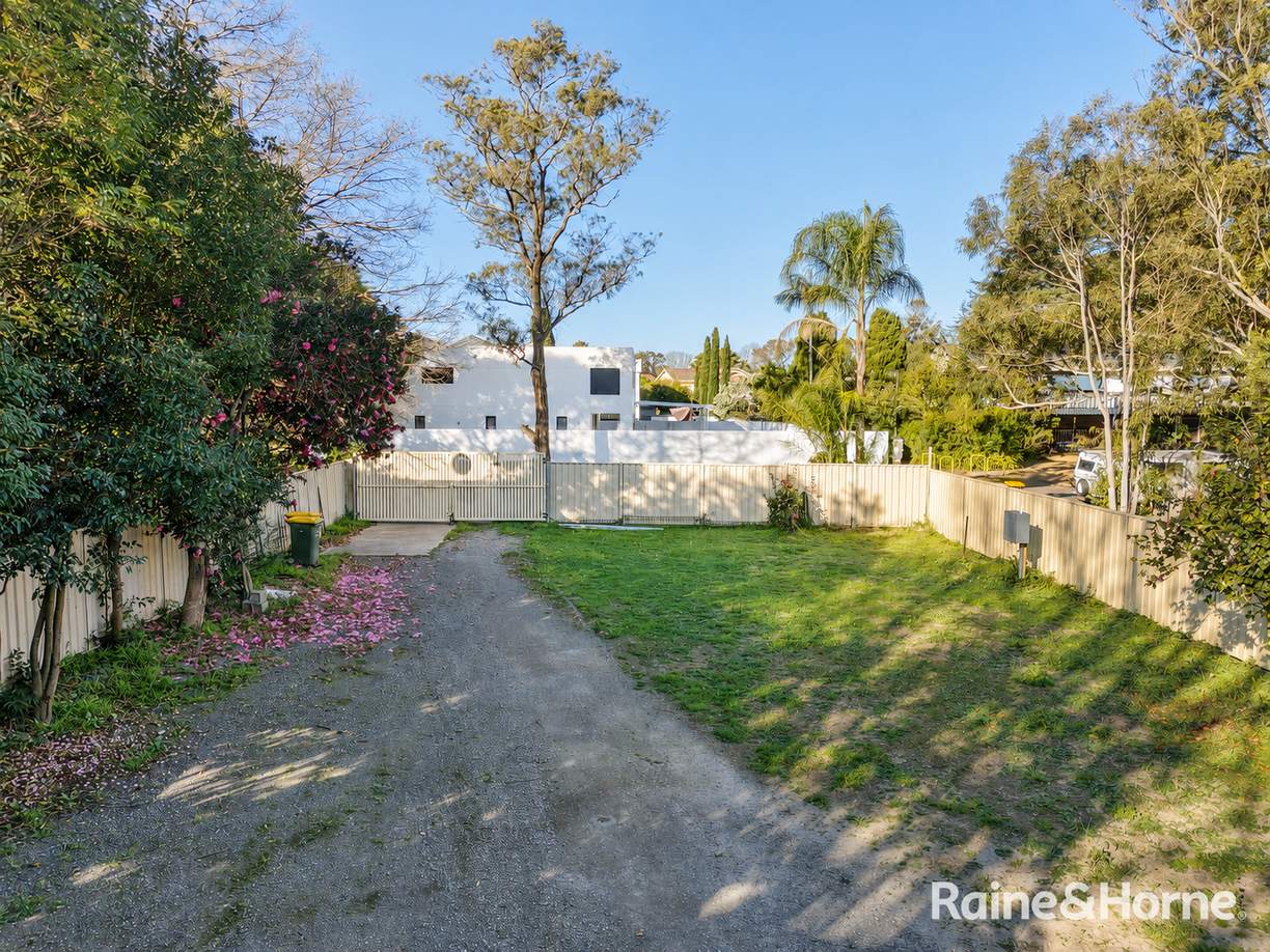 4 Hawthorn Avenue — photo 4 of 10