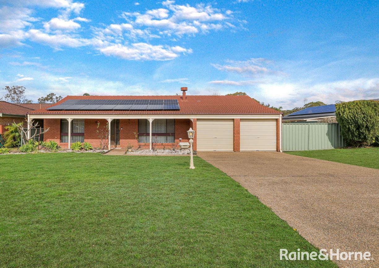 10 Cavalier Parade — photo from Raine & Horne Nowra