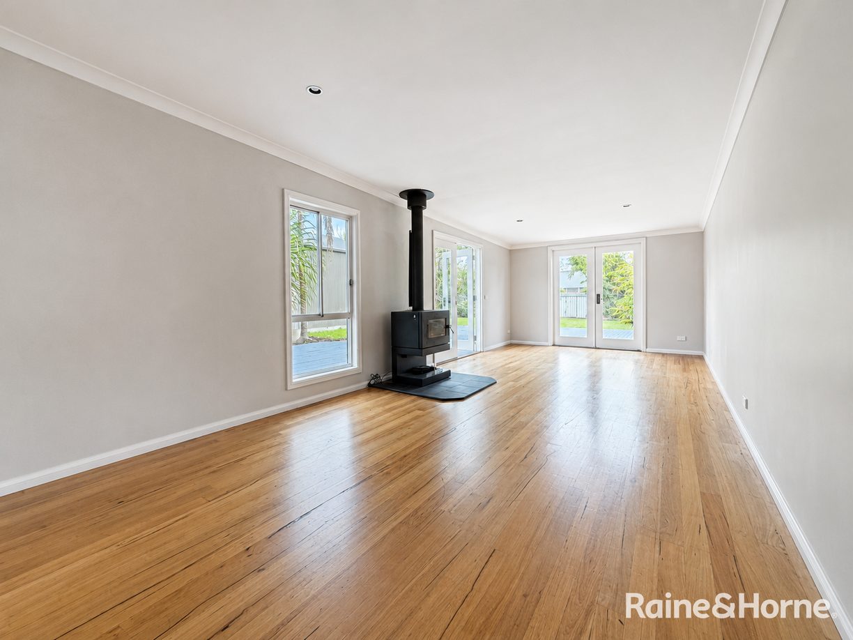 16 Tallayang Street — photo 3 of 16